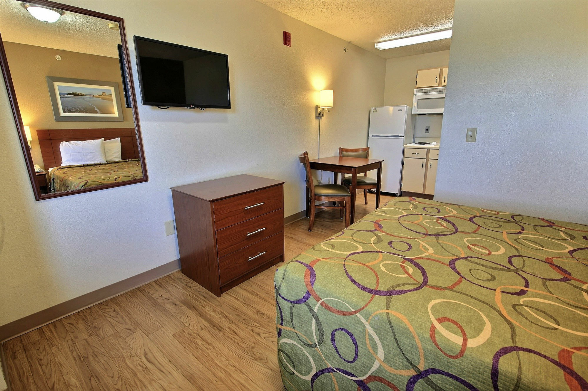 Sun Suites Of Chesapeake Exterior photo